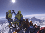 Mount Everest Expedition: Was kostet eine Luxusreise zum Dach der Welt, eine Mount Everest Besteigung? Lukas Furtenbach von Furtenbach Adventures gibt im Interview Auskunft [Exklusiv]