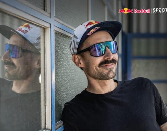 Red Bull SPECT Eyewear launcht 4D_PRO Modelle mit photochromer CHROM°X-Linse [Klub 100]