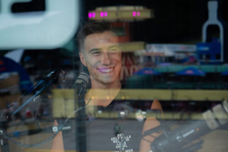 Fußballprofi David Affengruber zu Gast in der 21. Folge des Zwischenstopp-Podcasts: Adiós Bundesliga, hola LaLiga