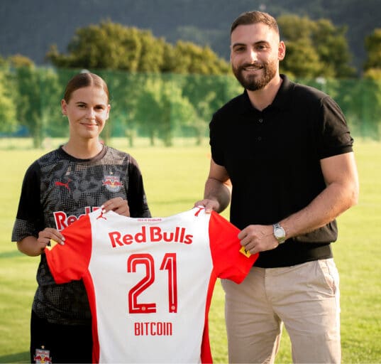 Unternehmer Daniel Winklhammer zu Gast in Folge 23 des Zwischenstopp-Podcasts: Mit 21bitcoin zum ersten Kryptosponsor des FC Red Bull Salzburg