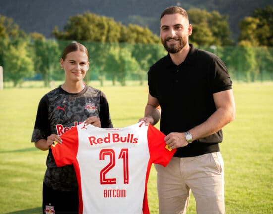 Unternehmer Daniel Winklhammer zu Gast in Folge 23 des Zwischenstopp-Podcasts: Mit 21bitcoin zum ersten Kryptosponsor des FC Red Bull Salzburg