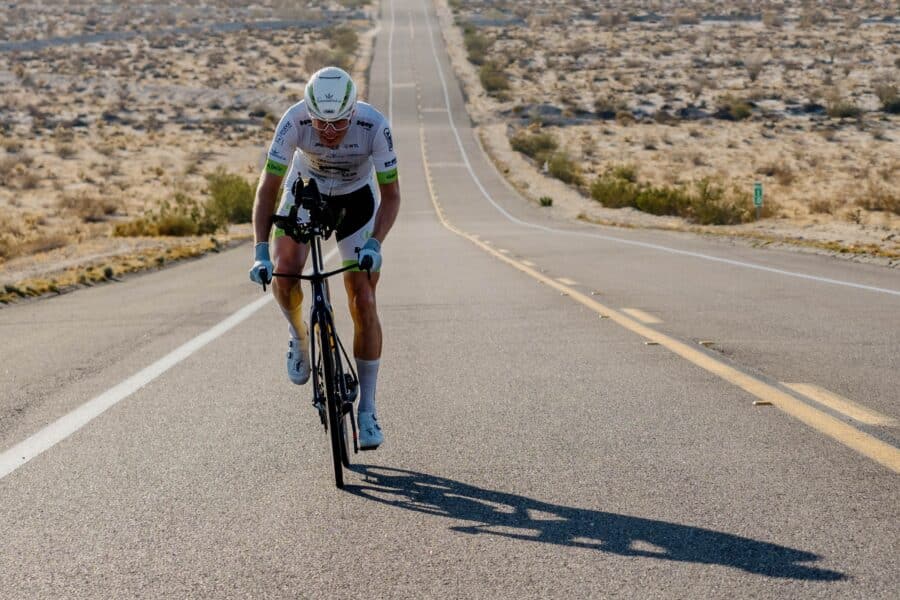 Race Across America mit Extremsportler Lukas Kaufmann: 5.000 Kilometer Schmerz, Schlafentzug & Selbstfindung [24. Folge des Zwischenstopp-Podcasts]