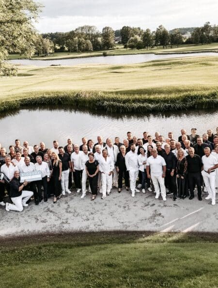 90.000 Euro für die Flachgauer Tafel: Rekorderlös beim BIOGENA Golf Charity Turnier [Klub 100]